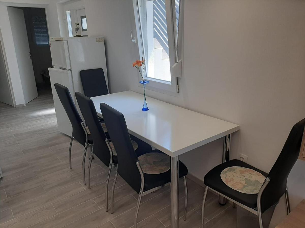 H&F Apartmani Vir Zewnętrze zdjęcie