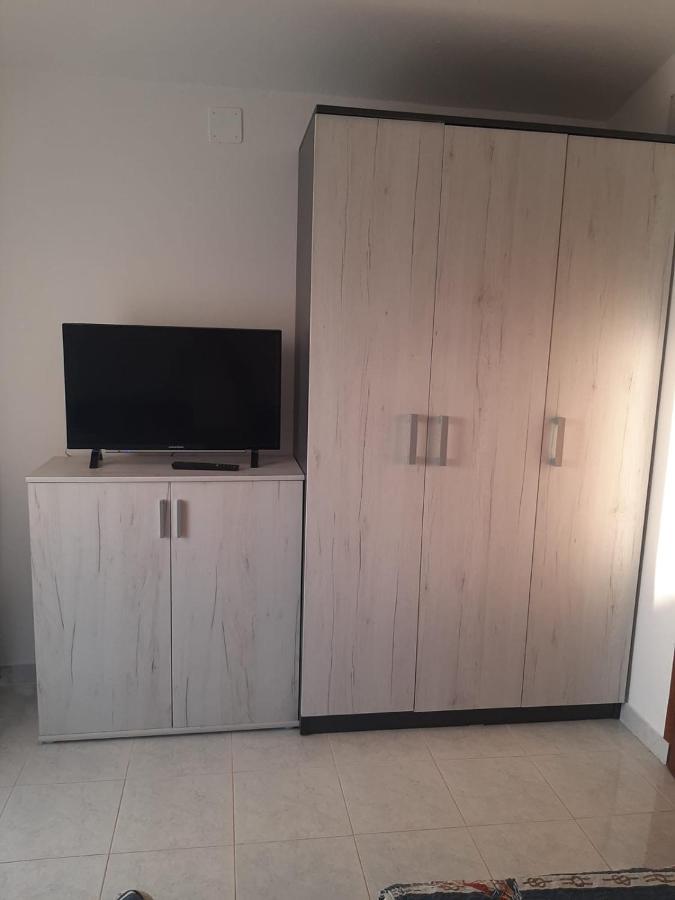 H&F Apartmani Vir Zewnętrze zdjęcie