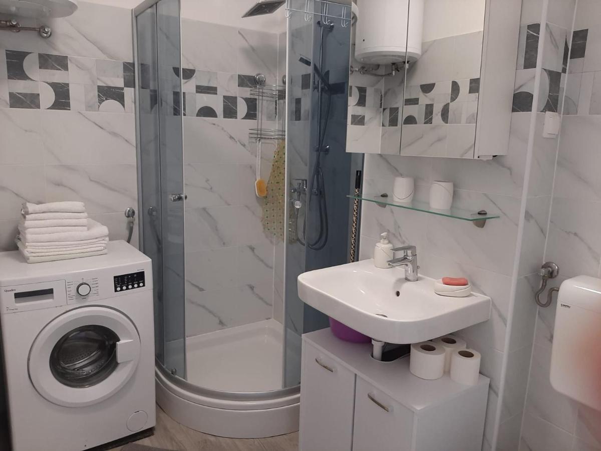H&F Apartmani Vir Zewnętrze zdjęcie