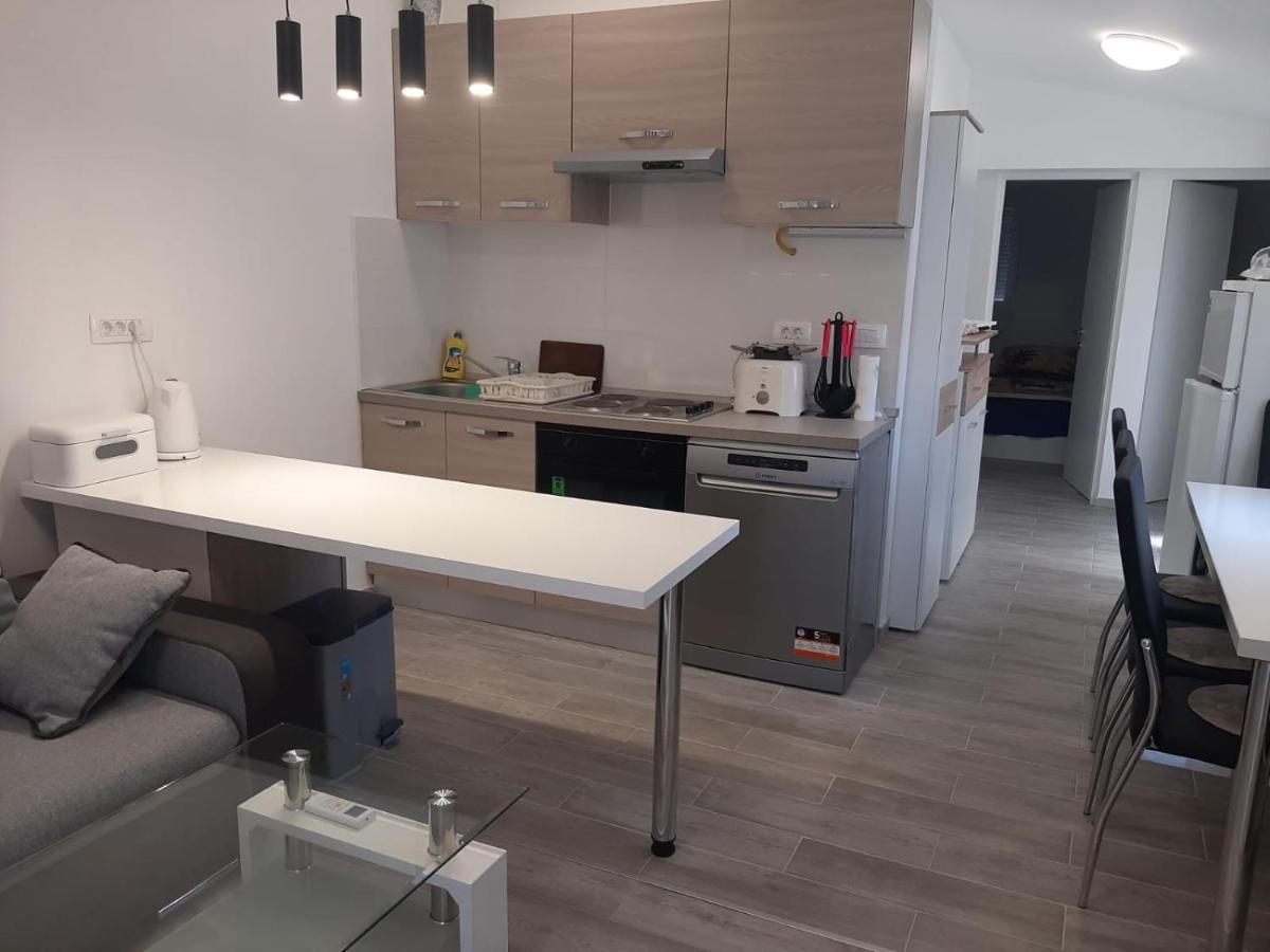 H&F Apartmani Vir Zewnętrze zdjęcie