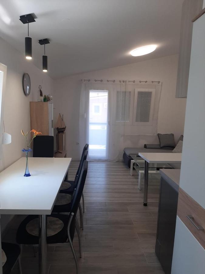 H&F Apartmani Vir Zewnętrze zdjęcie